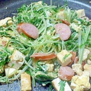ウィンナーと豆腐と水菜の卵炒め